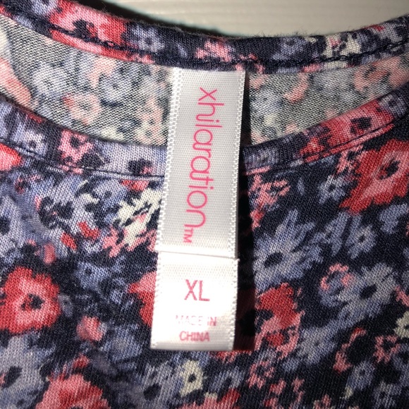 Flower tank with adjustable straps. - Picture 3 of 3